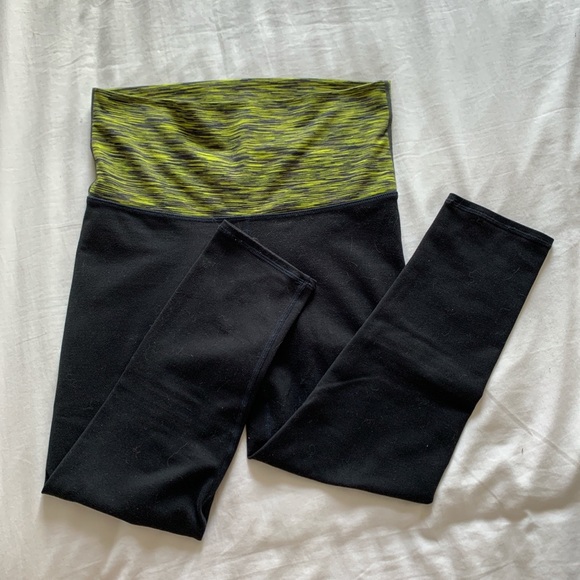 Fabletics Powerhold Leggings - High Waisted Leggings - Size Small (S) - 3/4 - Picture 2 of 2